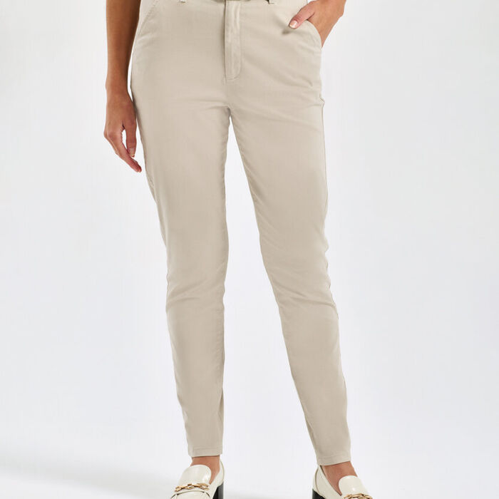 Women’s ultimate chinos Thumbnail