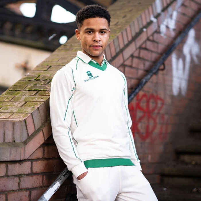 CURVE SLEEVELESS SWEATER Thumbnail